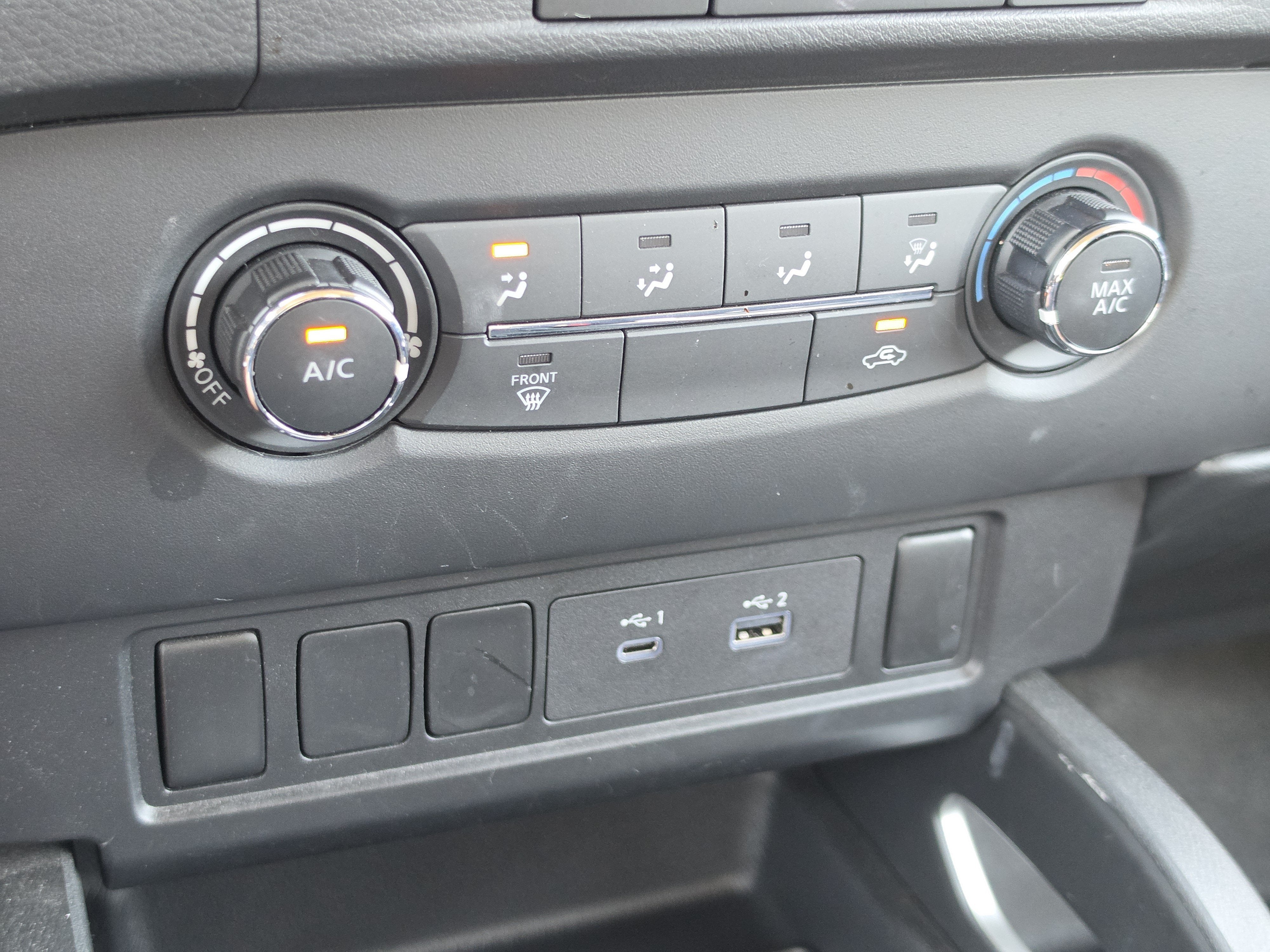 2024 Nissan Frontier SV