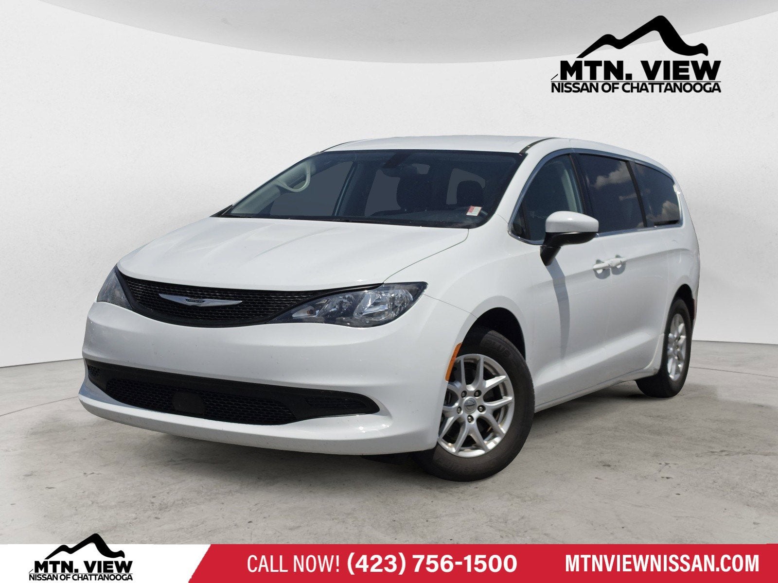 2022 Chrysler Voyager's photo