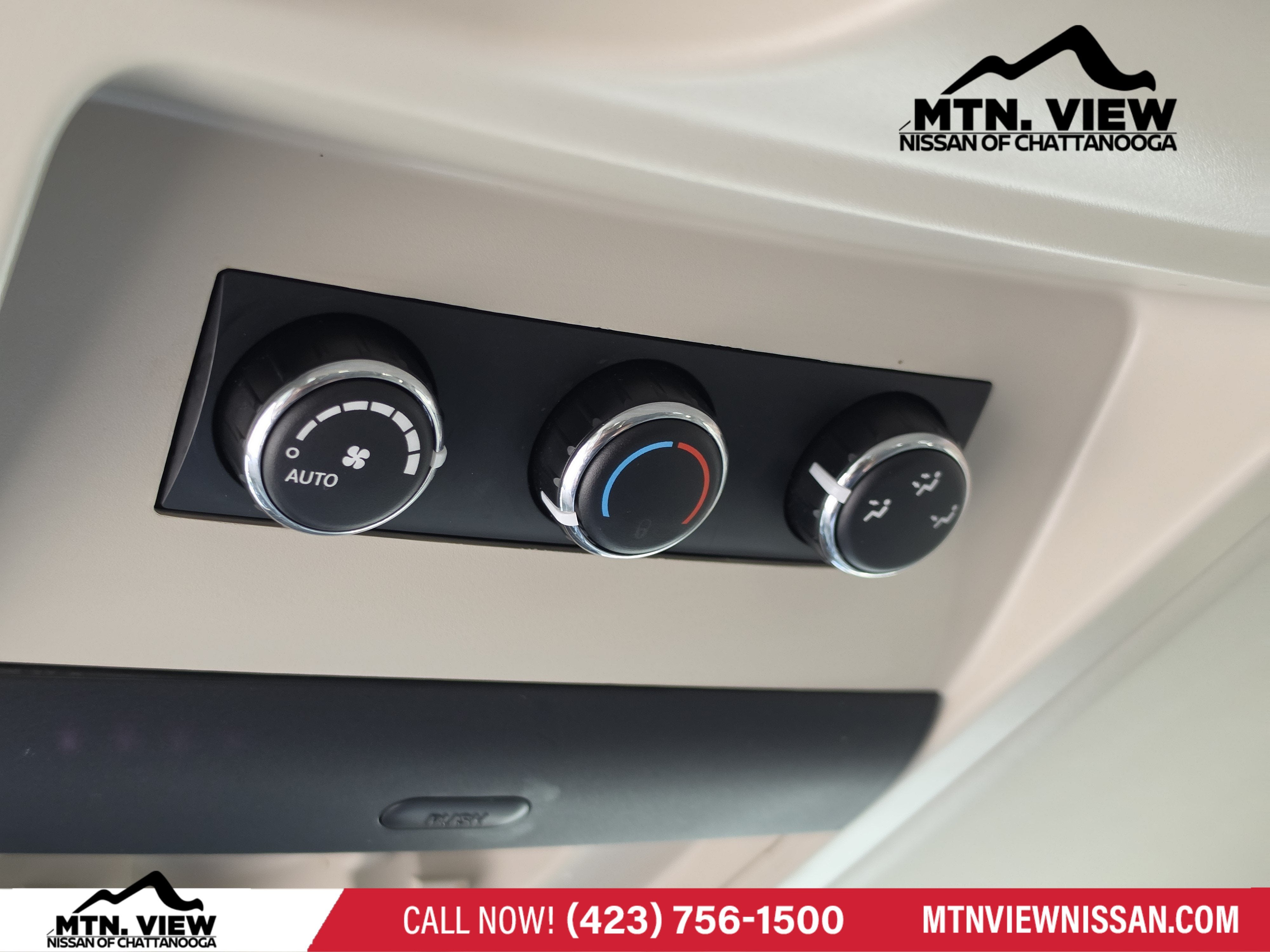 2013 Chrysler Town & Country Touring-L
