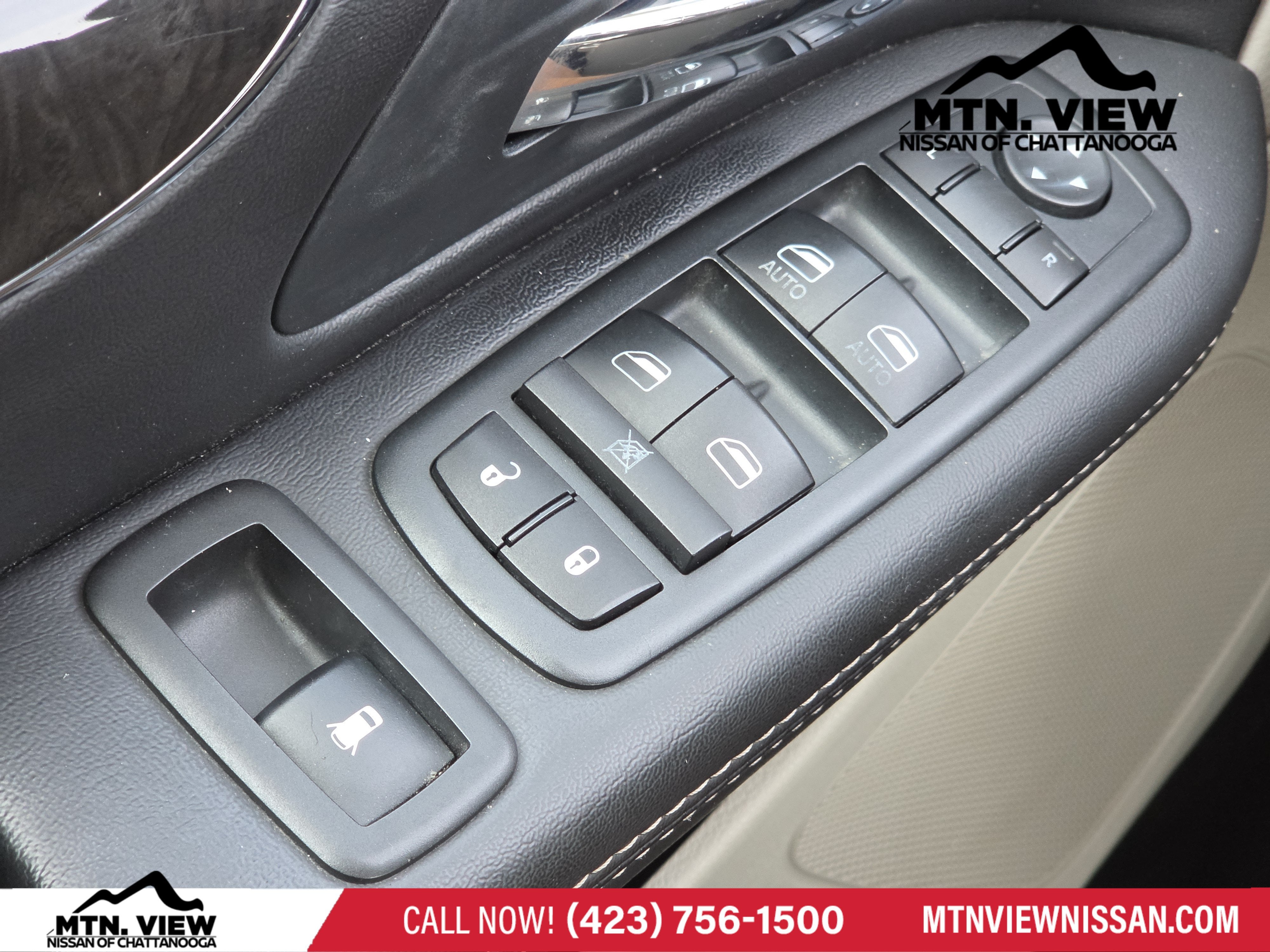 2013 Chrysler Town & Country Touring-L
