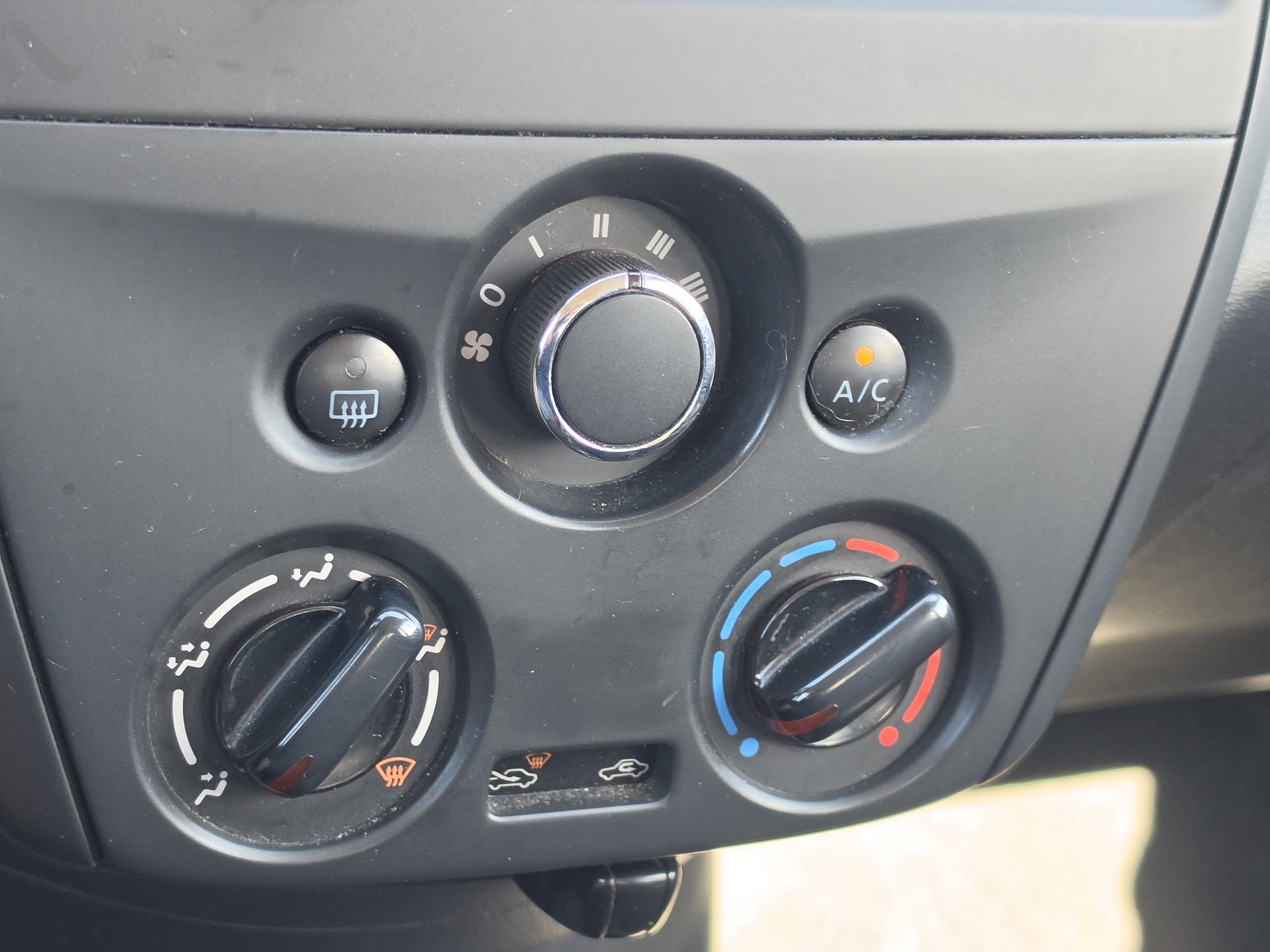 2016 Nissan Versa S Plus