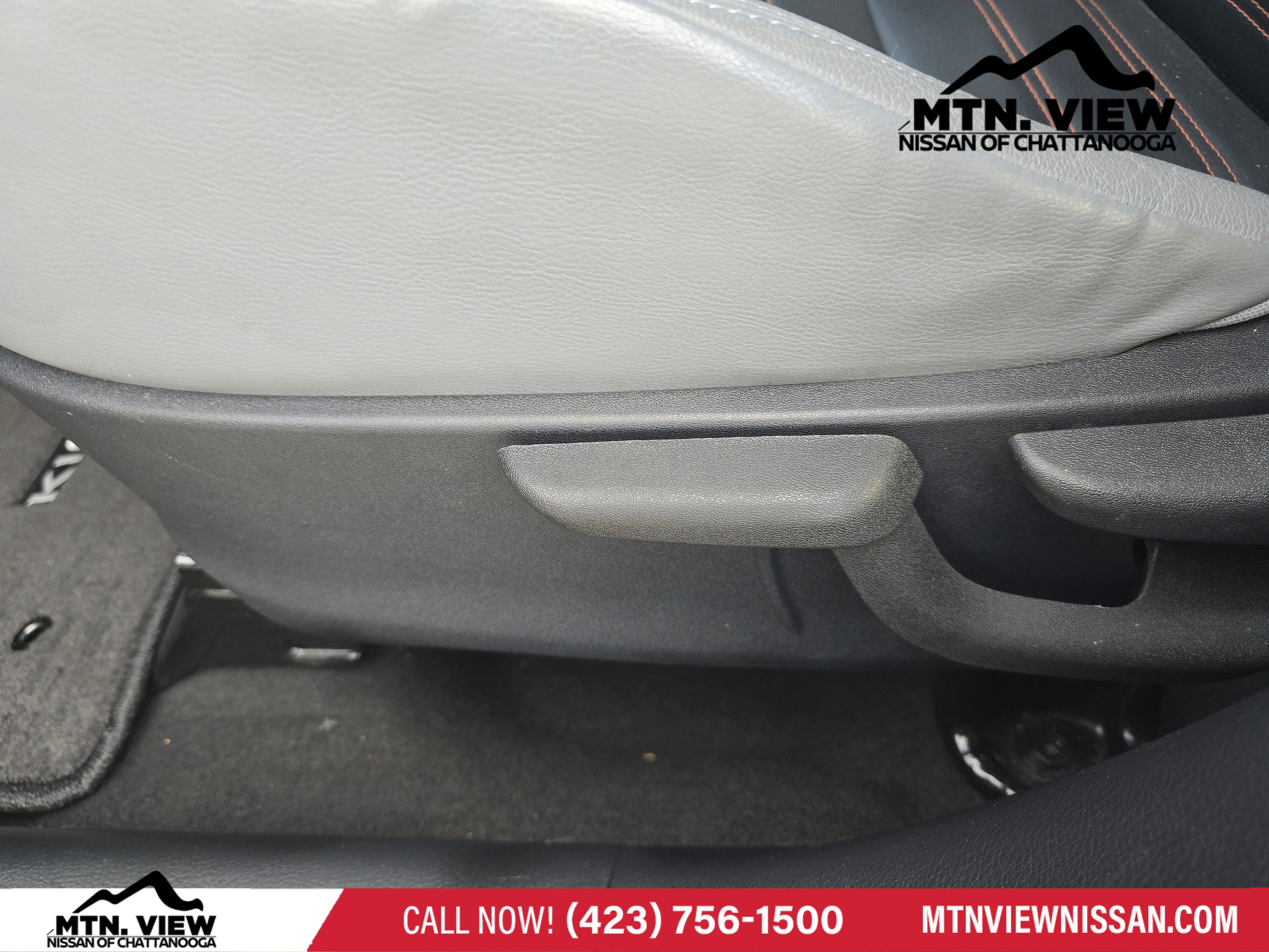 2022 Nissan Kicks SR