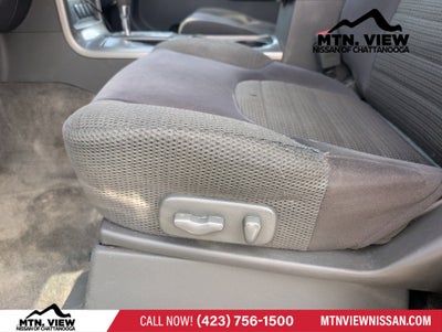 2005 Nissan Pathfinder SE