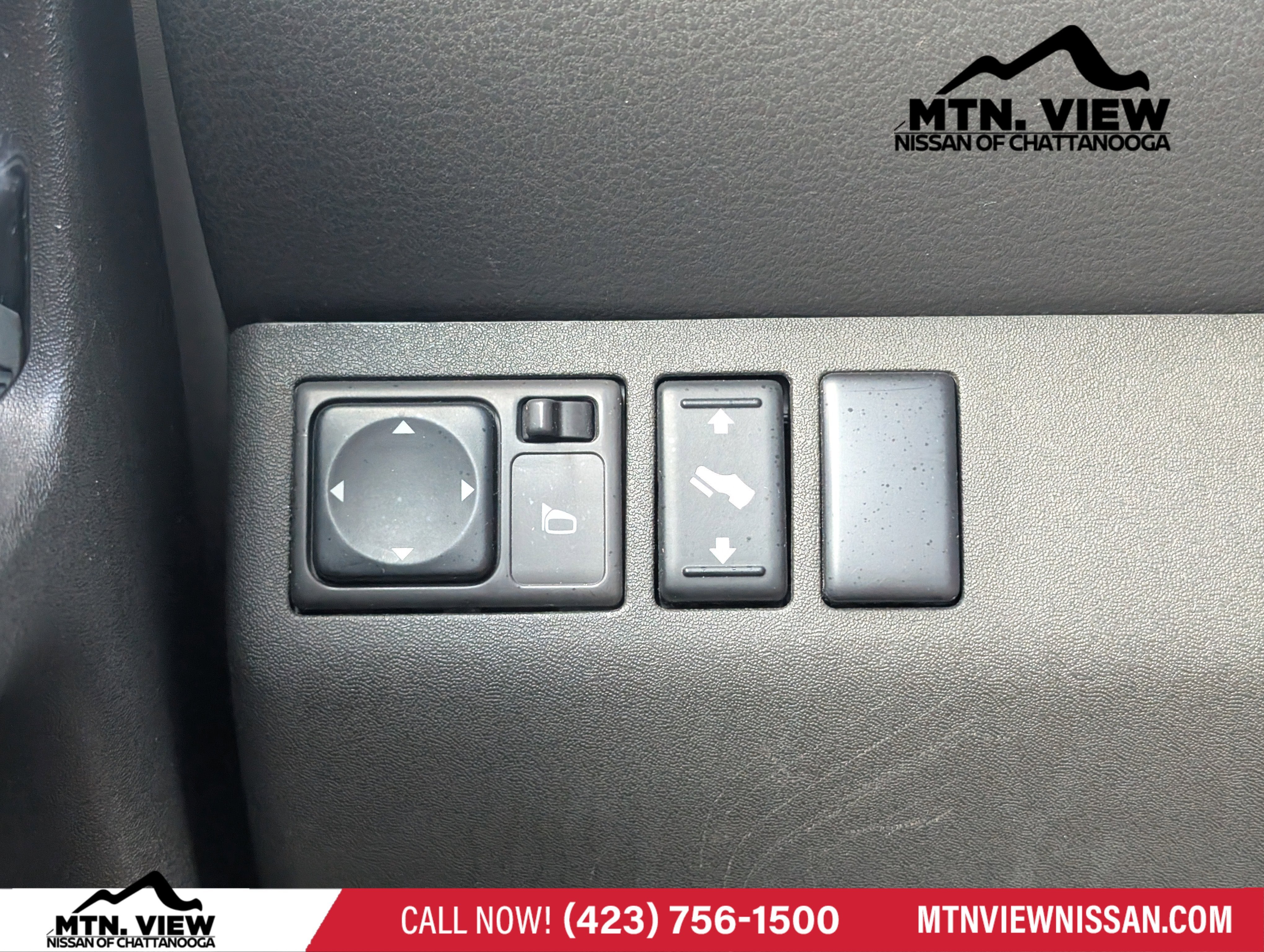 2005 Nissan Pathfinder SE