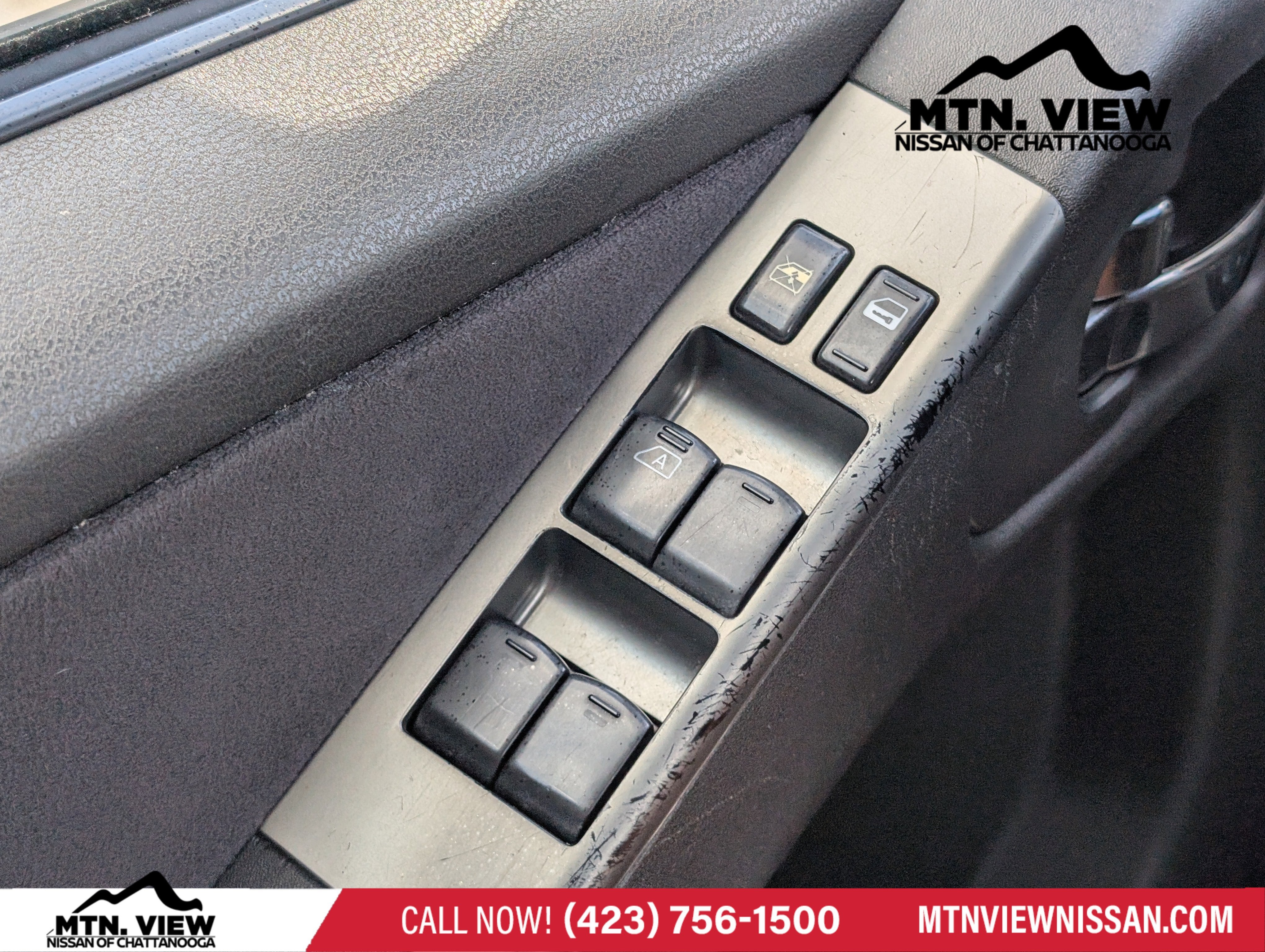 2005 Nissan Pathfinder SE