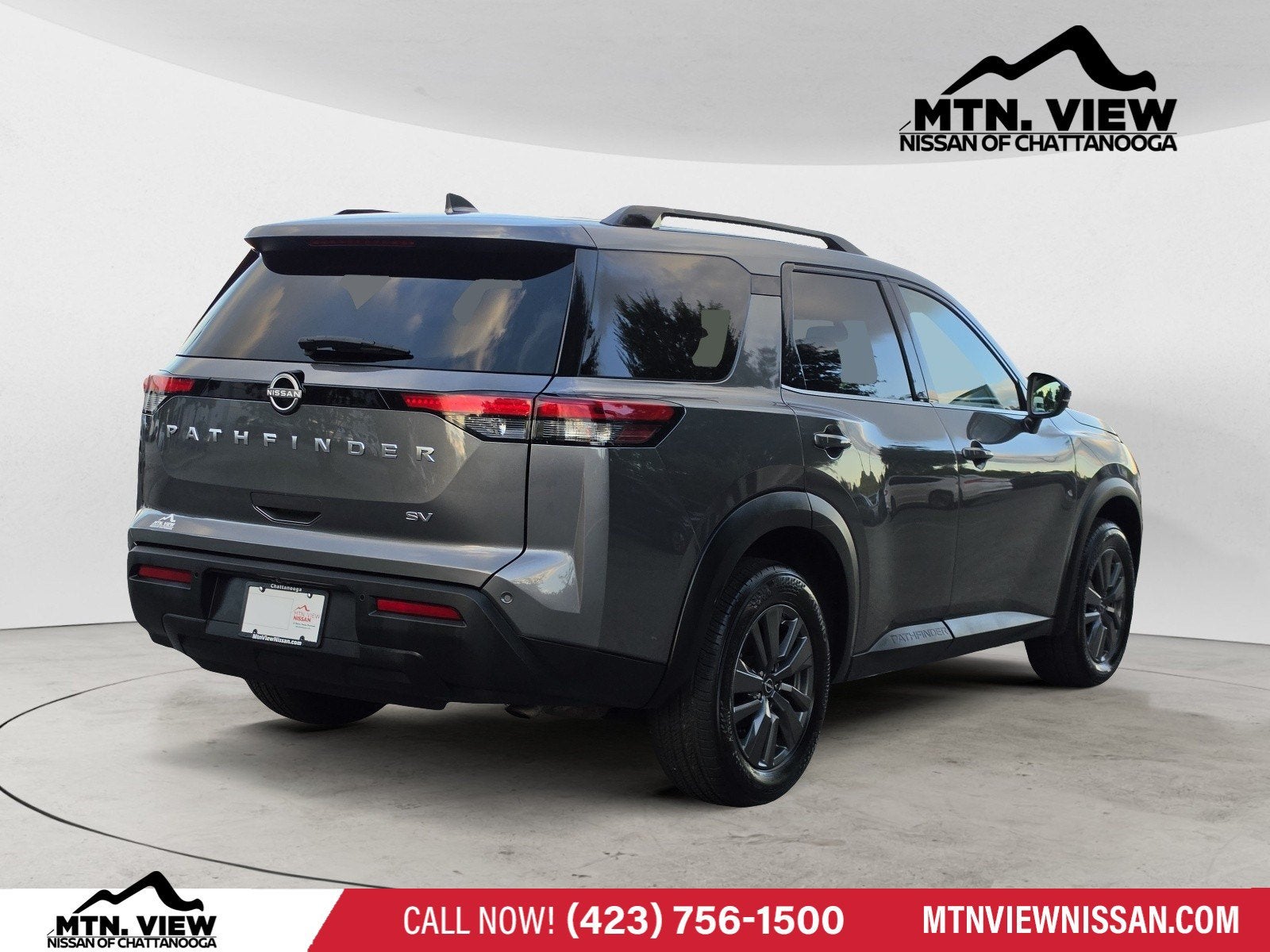 2024 Nissan Pathfinder SV