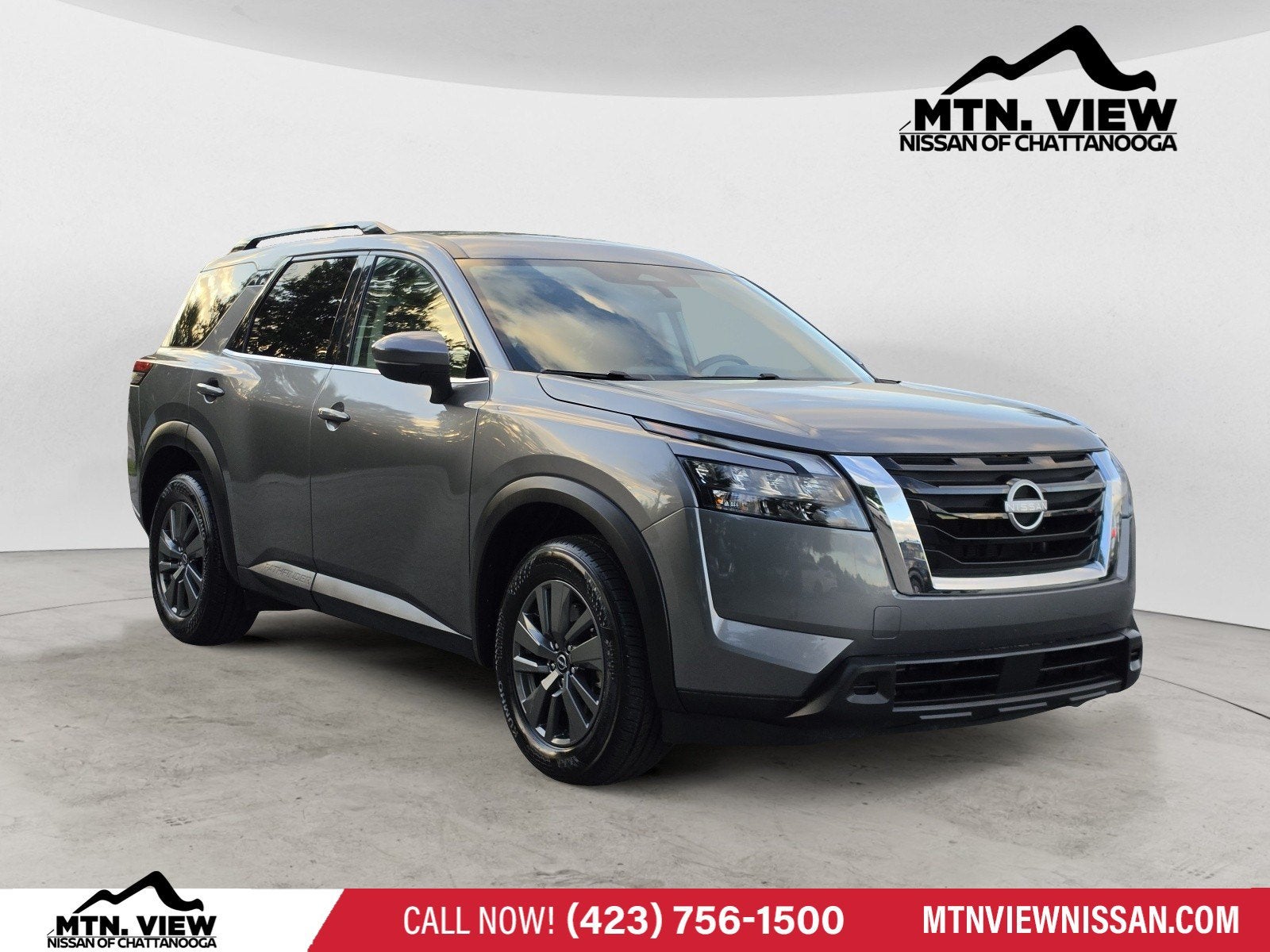 2024 Nissan Pathfinder SV