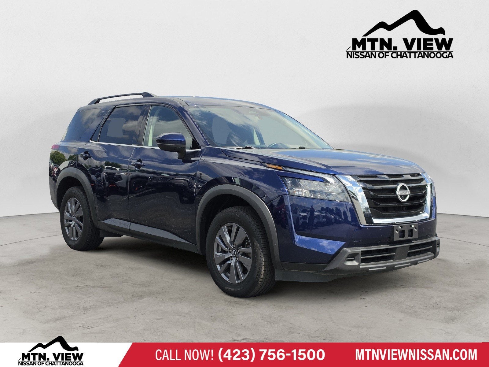 2025 Nissan Pathfinder SV