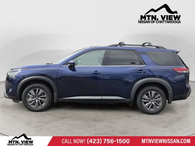 2022 Nissan Pathfinder SV