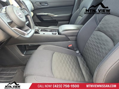 2023 Nissan Pathfinder SV
