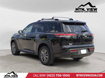 2023 Nissan Pathfinder SV
