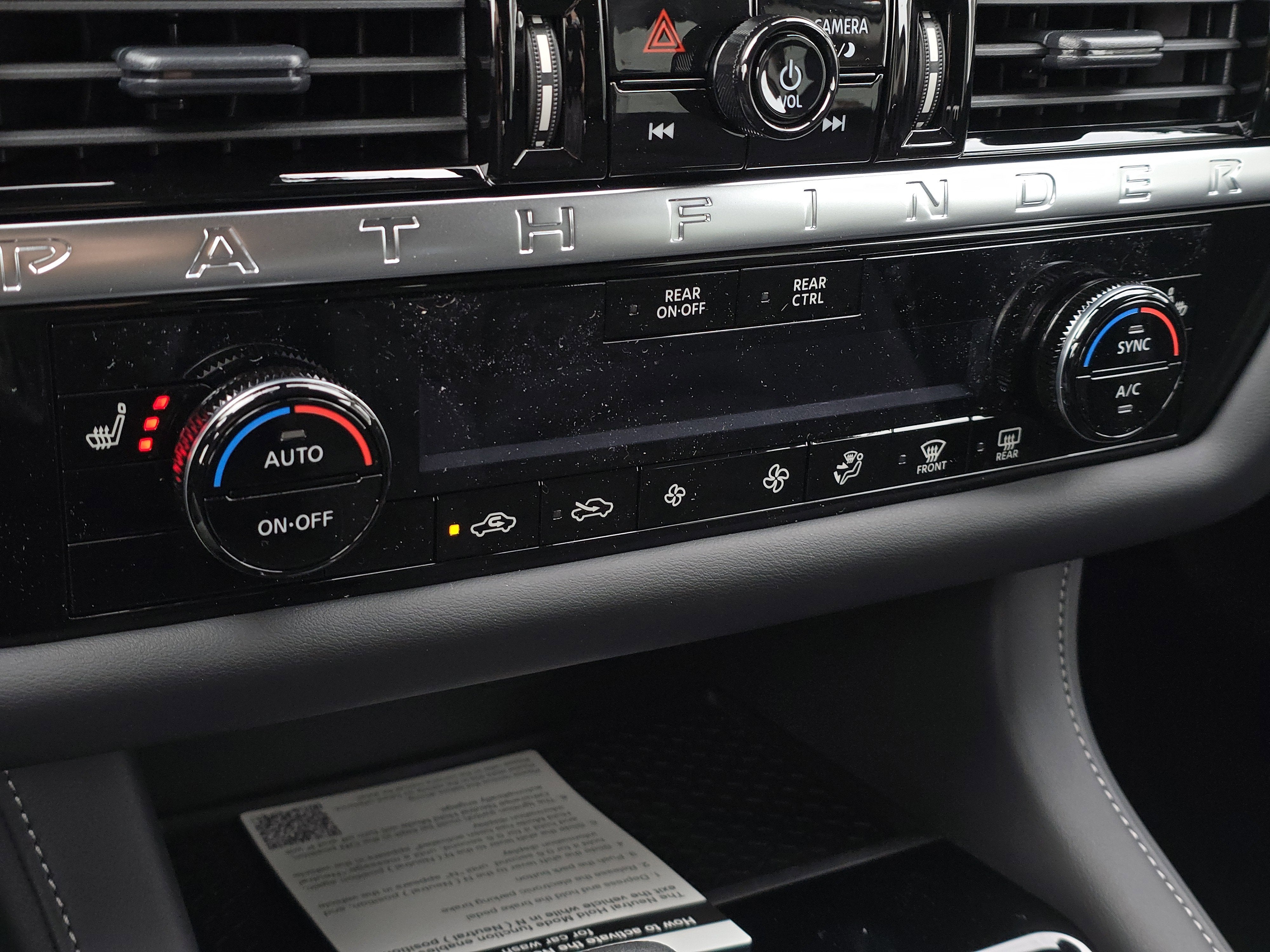 2026 Nissan Pathfinder SV