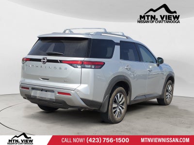2025 Nissan Pathfinder SL