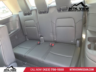 2025 Nissan Pathfinder SL