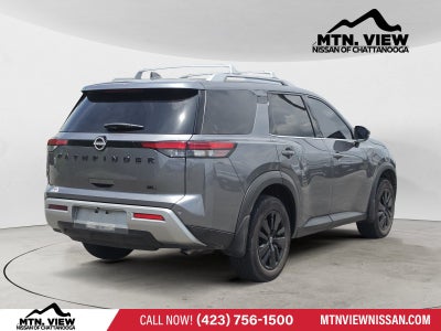 2025 Nissan Pathfinder SL