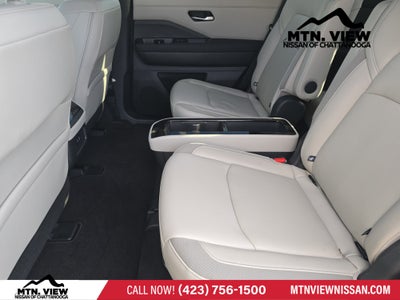 2023 Nissan Pathfinder SL