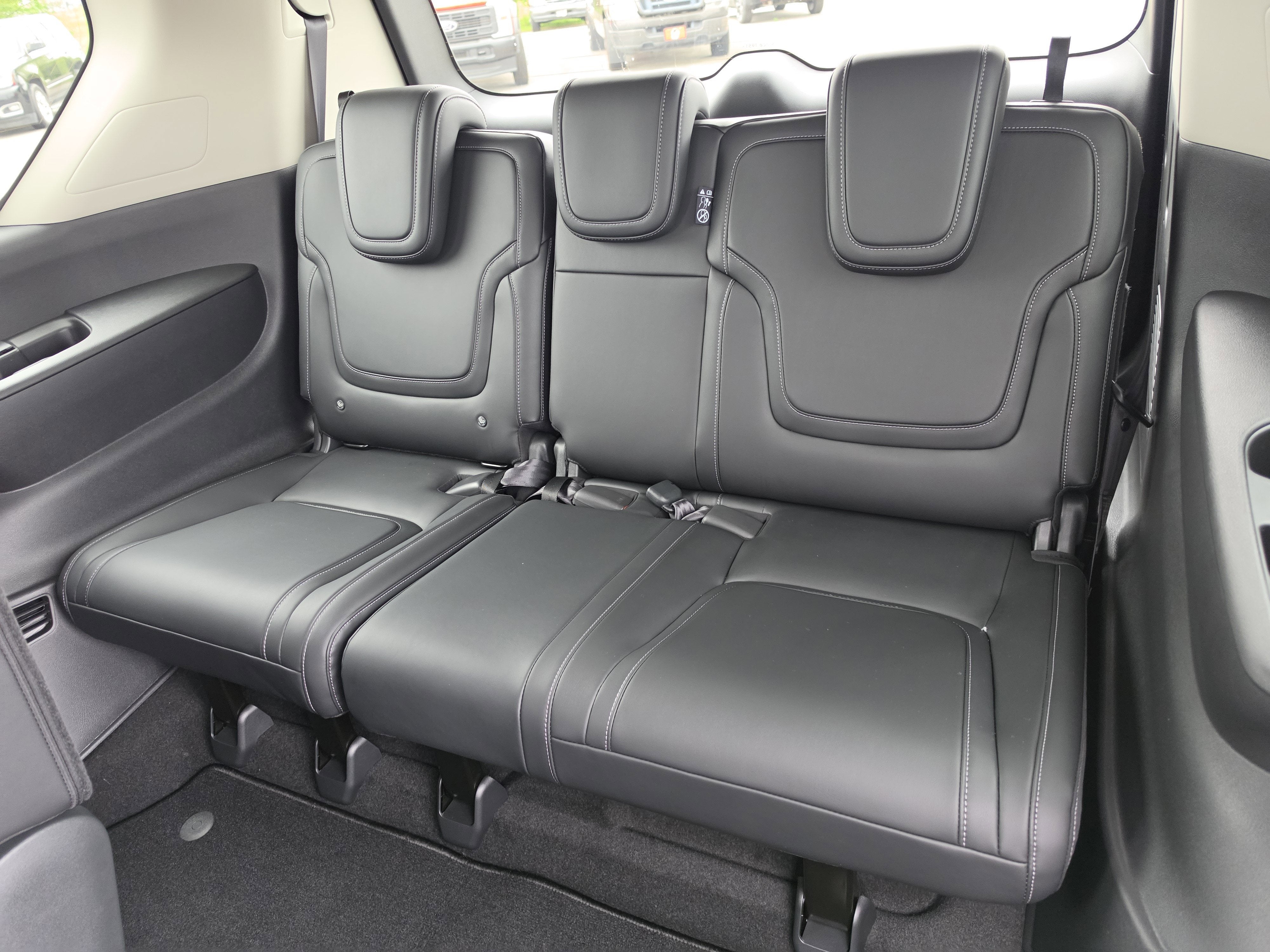 2026 Nissan Armada SV