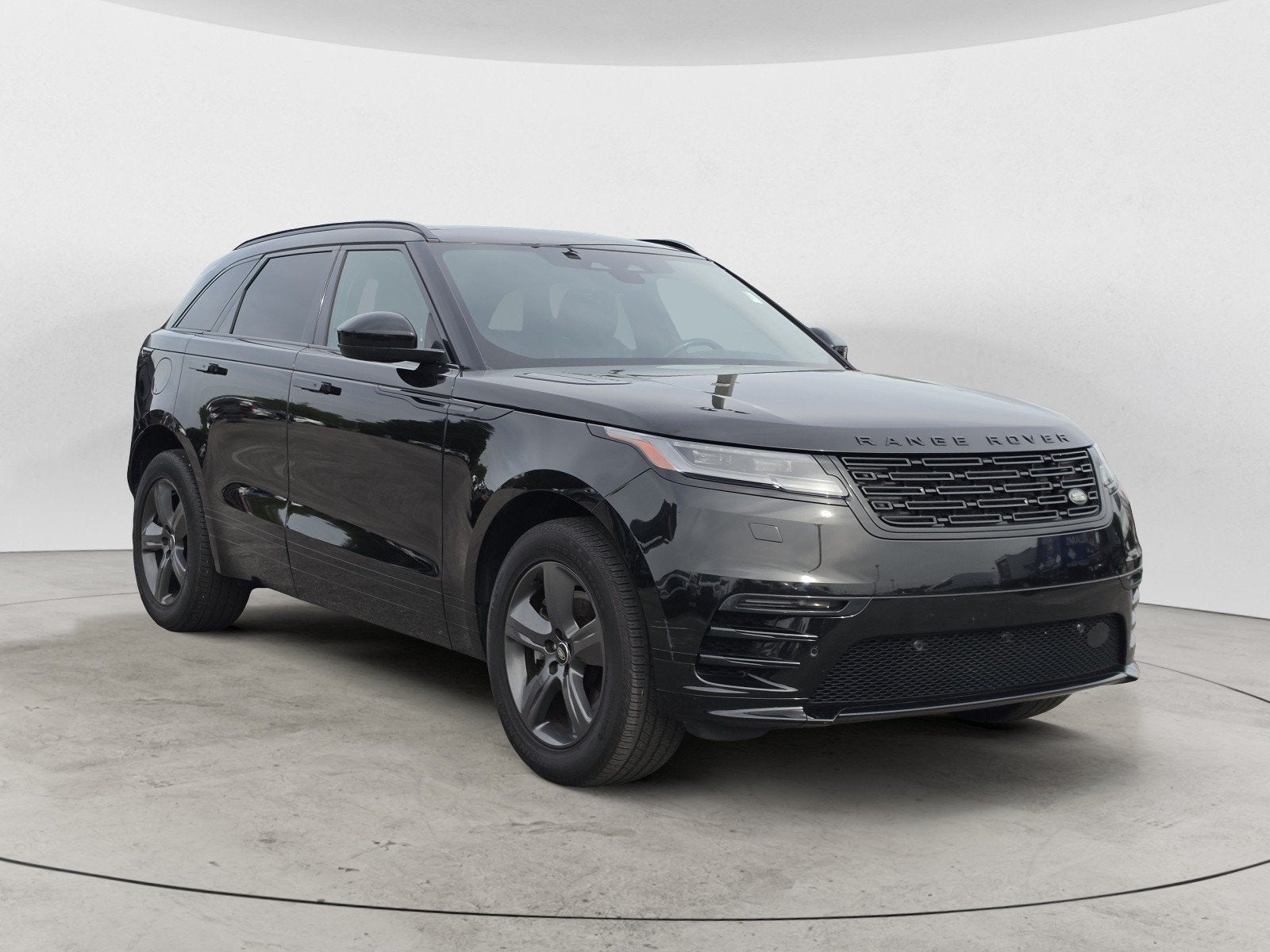 2025 Land Rover Range Rover Velar Dynamic SE