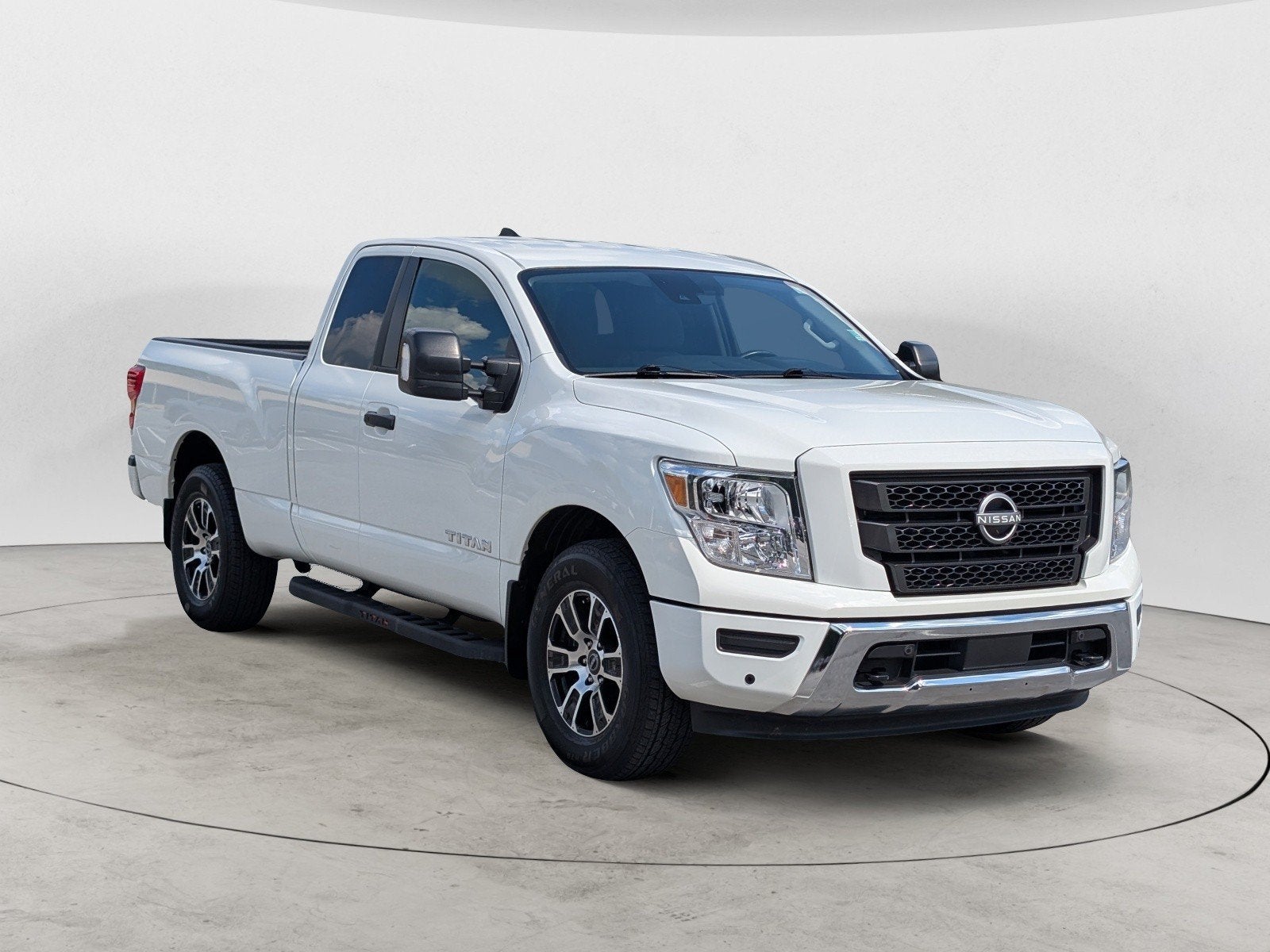 2024 Nissan Titan SV