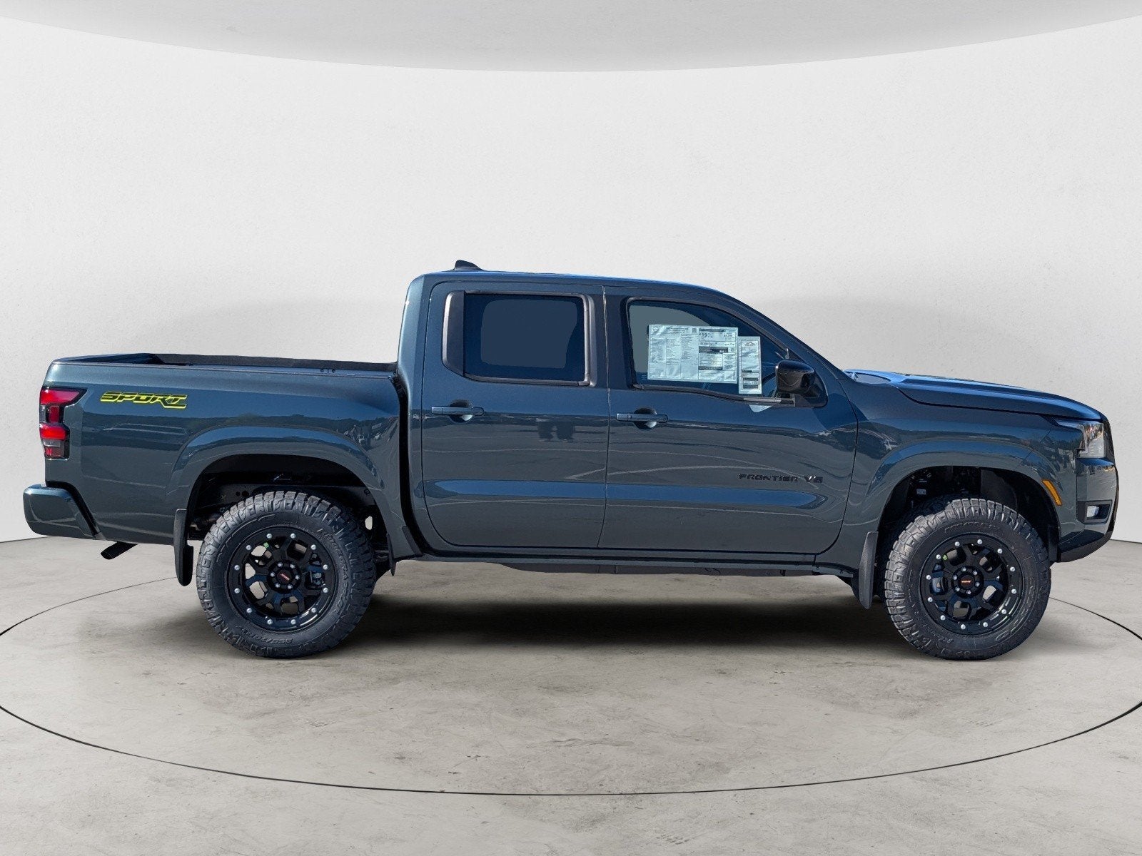 2027 Nissan Frontier Crew Cab SV