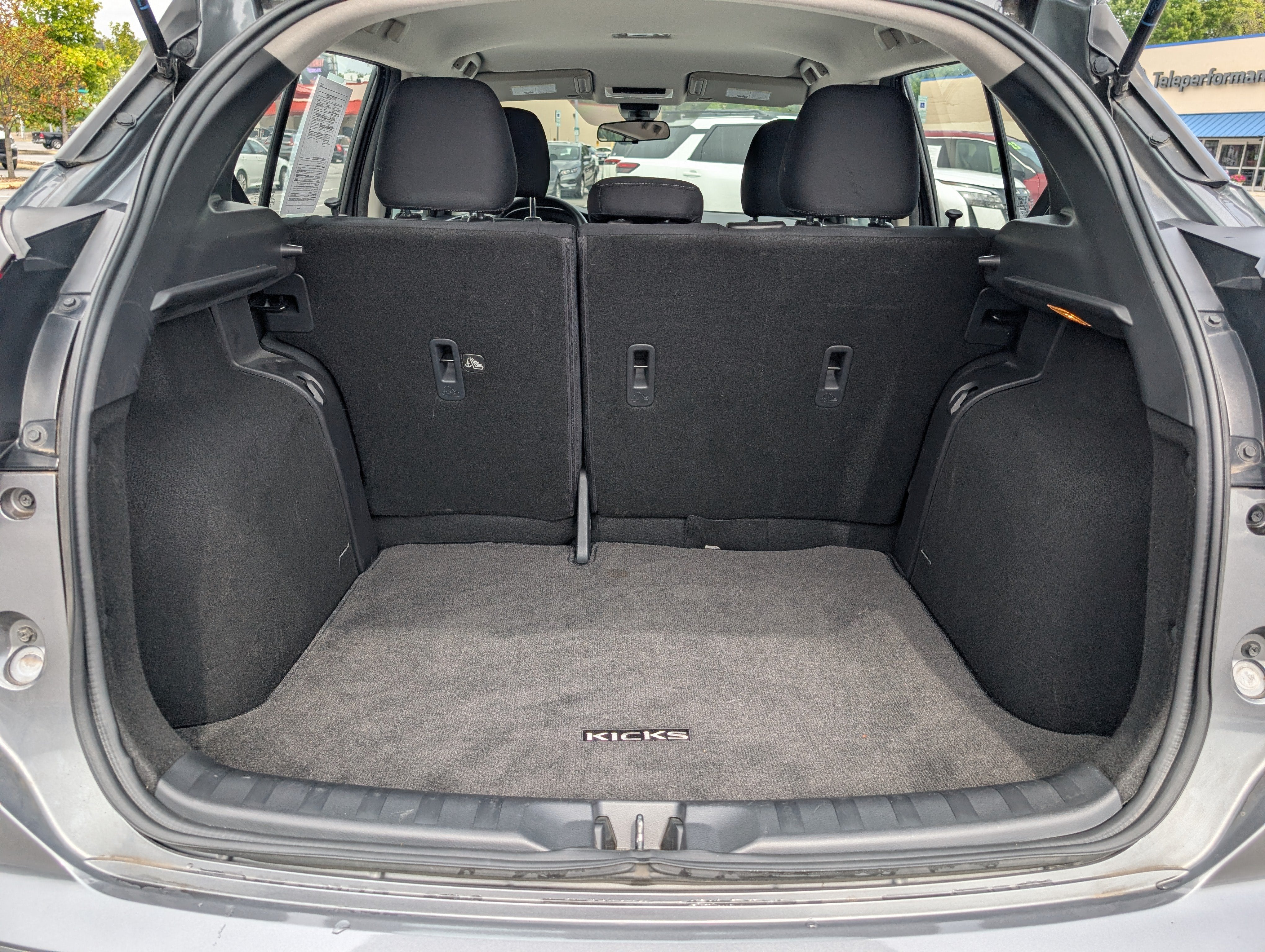 2023 Nissan Kicks SV