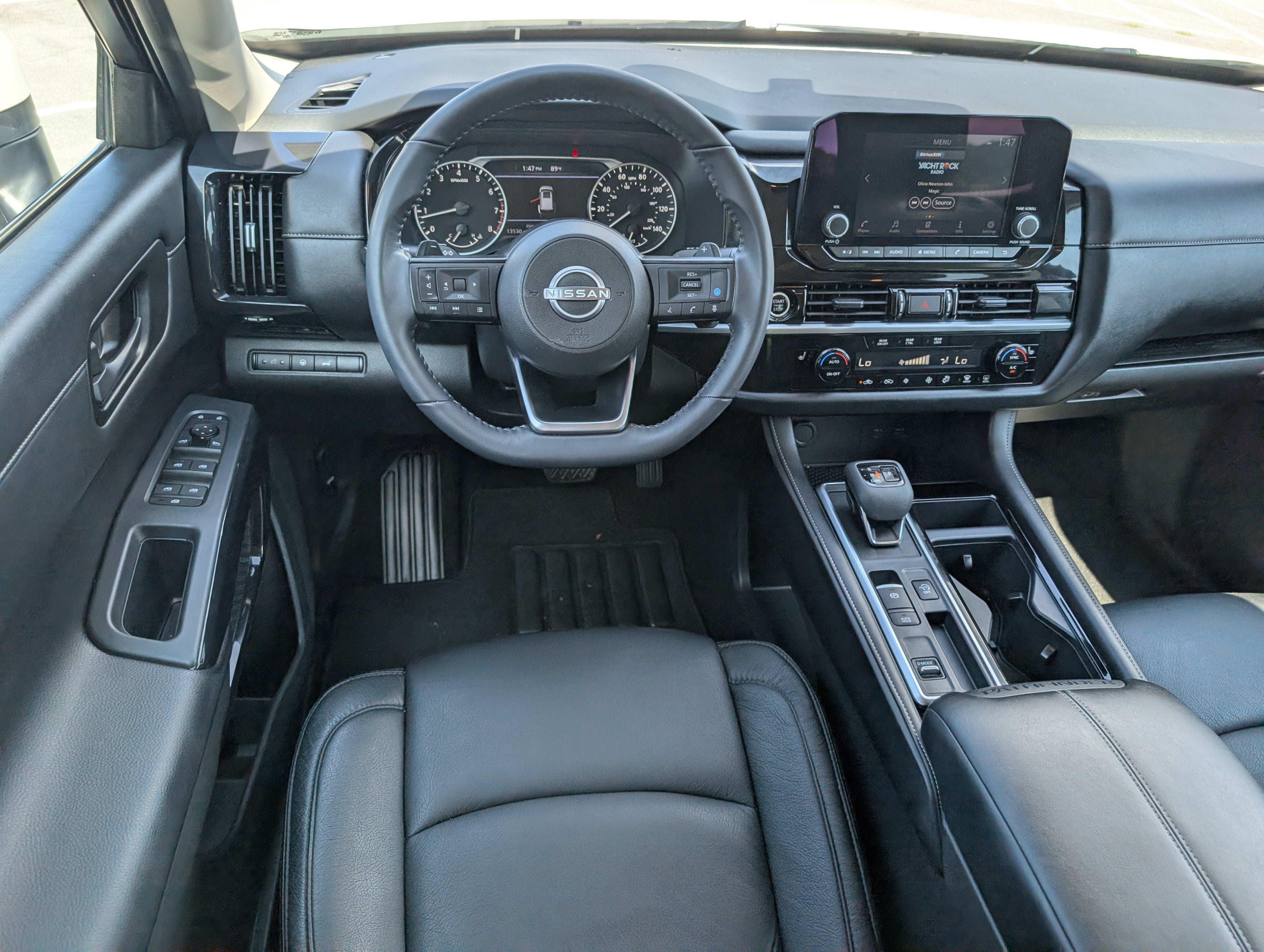 2024 Nissan Pathfinder SV