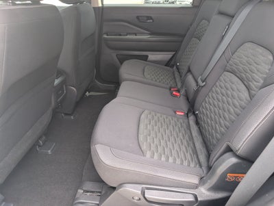 2023 Nissan Pathfinder SV