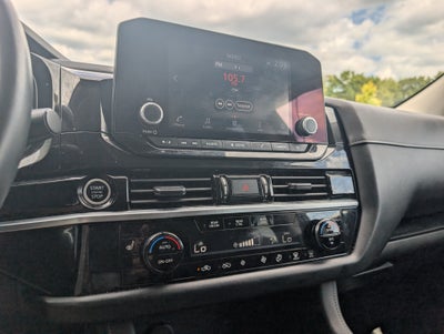 2023 Nissan Pathfinder SV