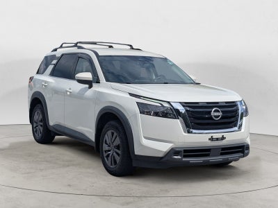 2023 Nissan Pathfinder SV