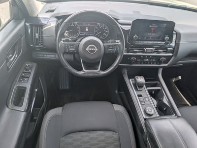 2023 Nissan Pathfinder SV