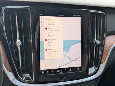 2023 Volvo S60 Recharge Plug-In Hybrid Plus Dark Theme